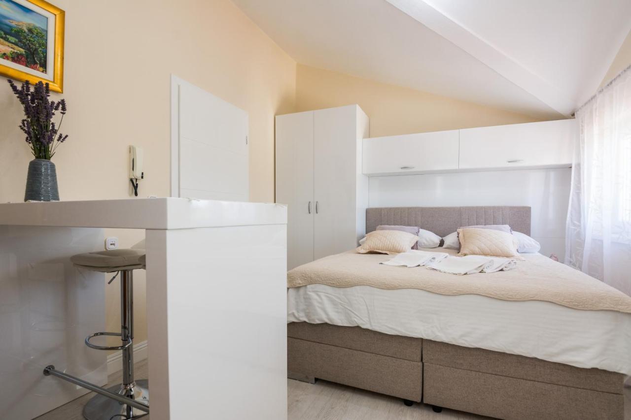 Apartments Medanic - Private Pool Привлака Екстериор снимка