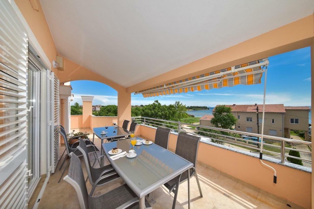 Apartments Medanic - Private Pool Привлака Екстериор снимка
