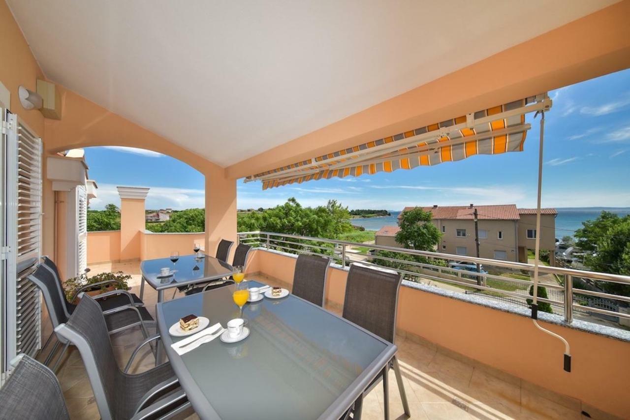 Apartments Medanic - Private Pool Привлака Екстериор снимка